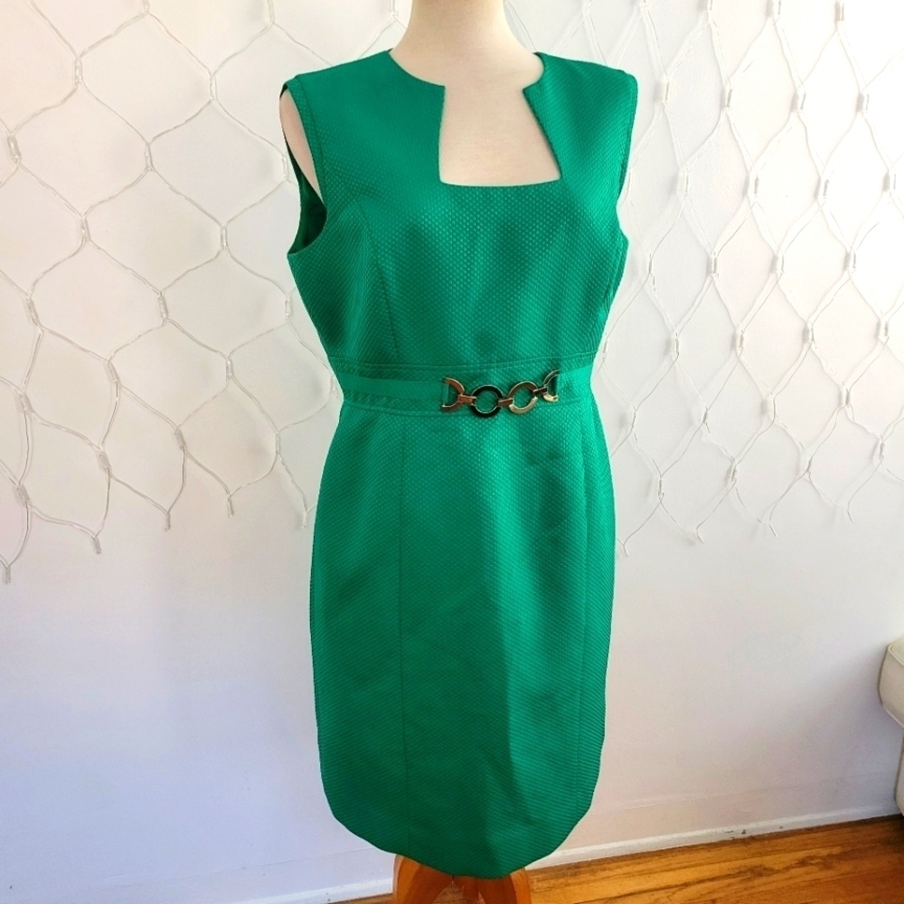 Tahari Career Shift Dress • Immpecably Tailored • Gorgeous Green • Size 12